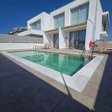 Divina Loft C Adults Only With Shared Pool 公寓 *