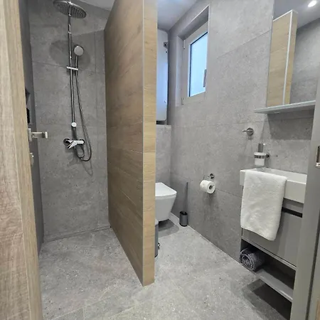 Divina Loft C Adults Only With Shared Pool 公寓 *