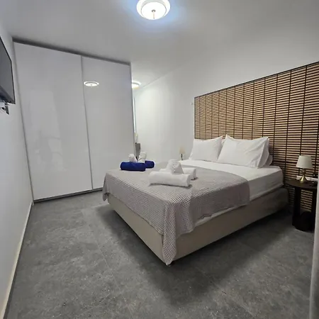 Divina Loft C Adults Only With Shared Pool *