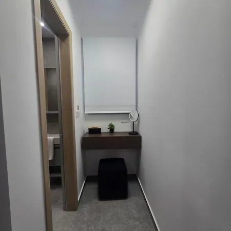 Divina Loft C Adults Only With Shared Pool * 皮尔瓦利亚
