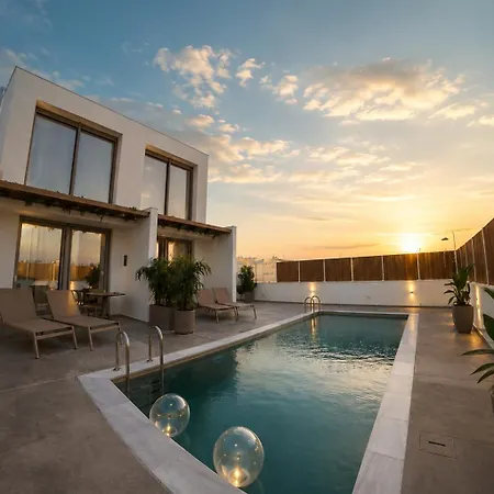 Divina Loft C Adults Only With Shared Pool アパート
